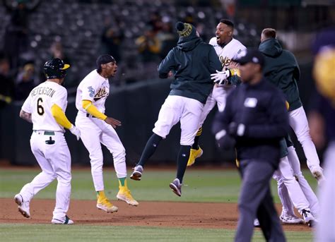 A’s outlast Guardians on Kemp’s walk-off single